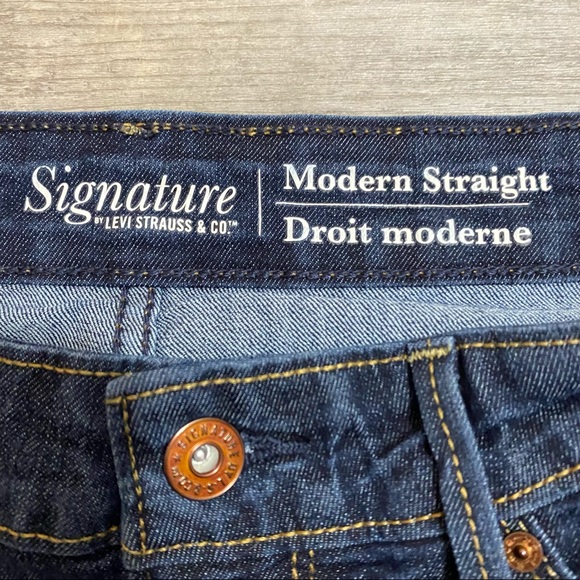 Levi’s Signature Blue Jeans - Picture 5 of 9